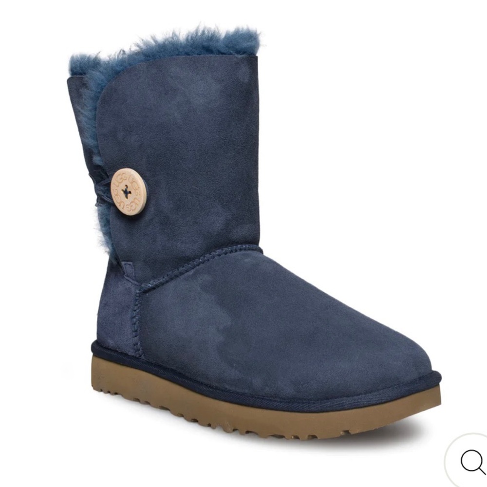 ugg • bailey button boot
